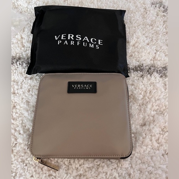 Women’s Versace Tote bag - Picture 5 of 12